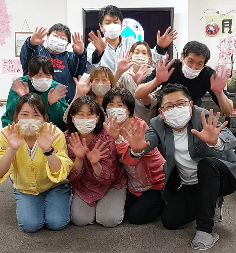 HTC株式会社　スタッフ